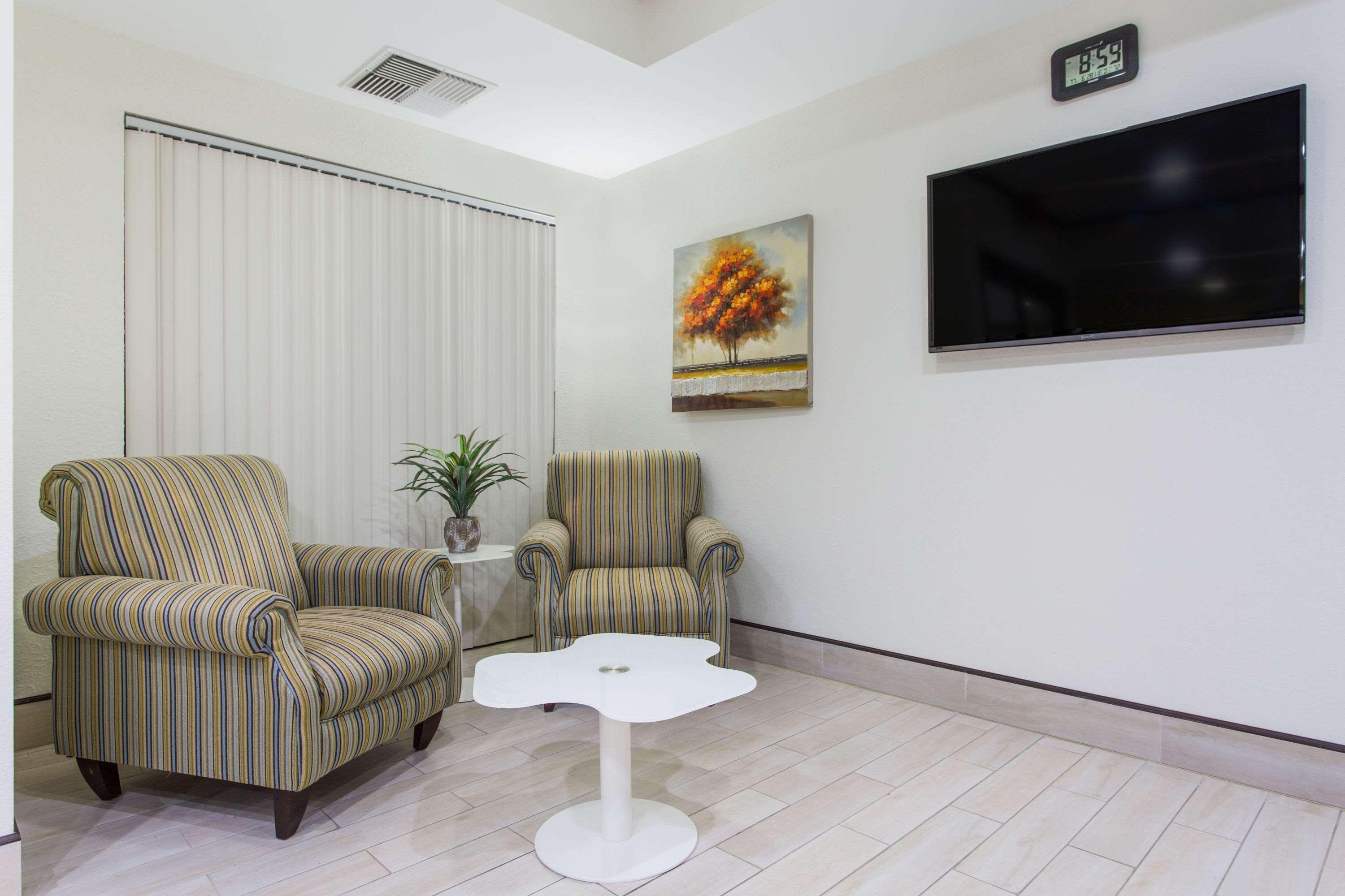 Super 8 By Wyndham Petersburg